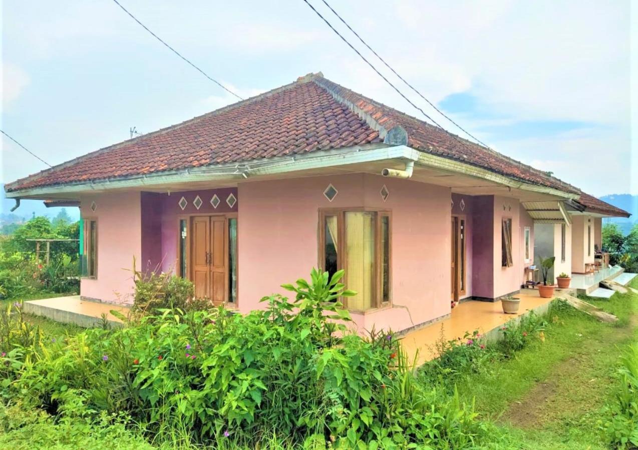 Villa Lembang Bunda Cikareumbi Екстер'єр фото