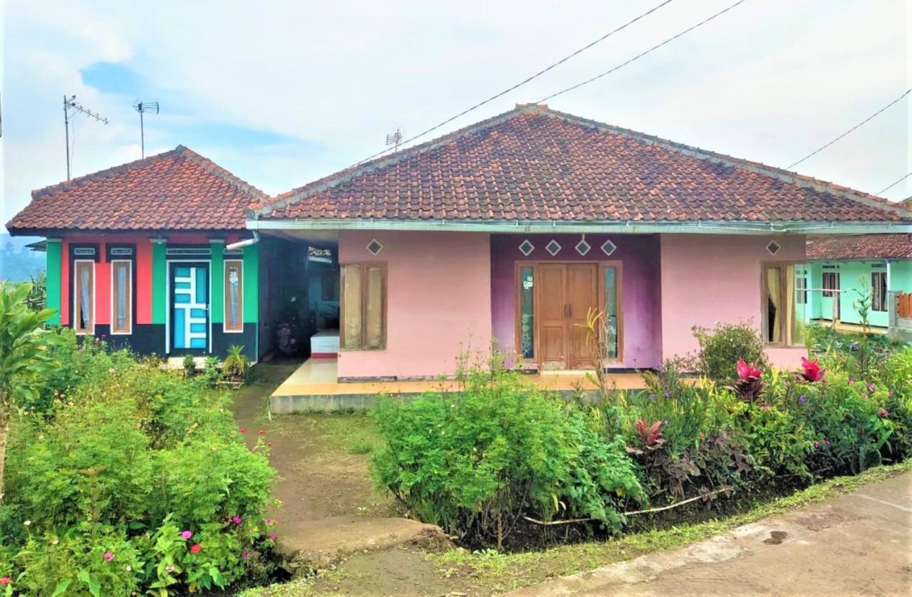 Villa Lembang Bunda Cikareumbi Екстер'єр фото